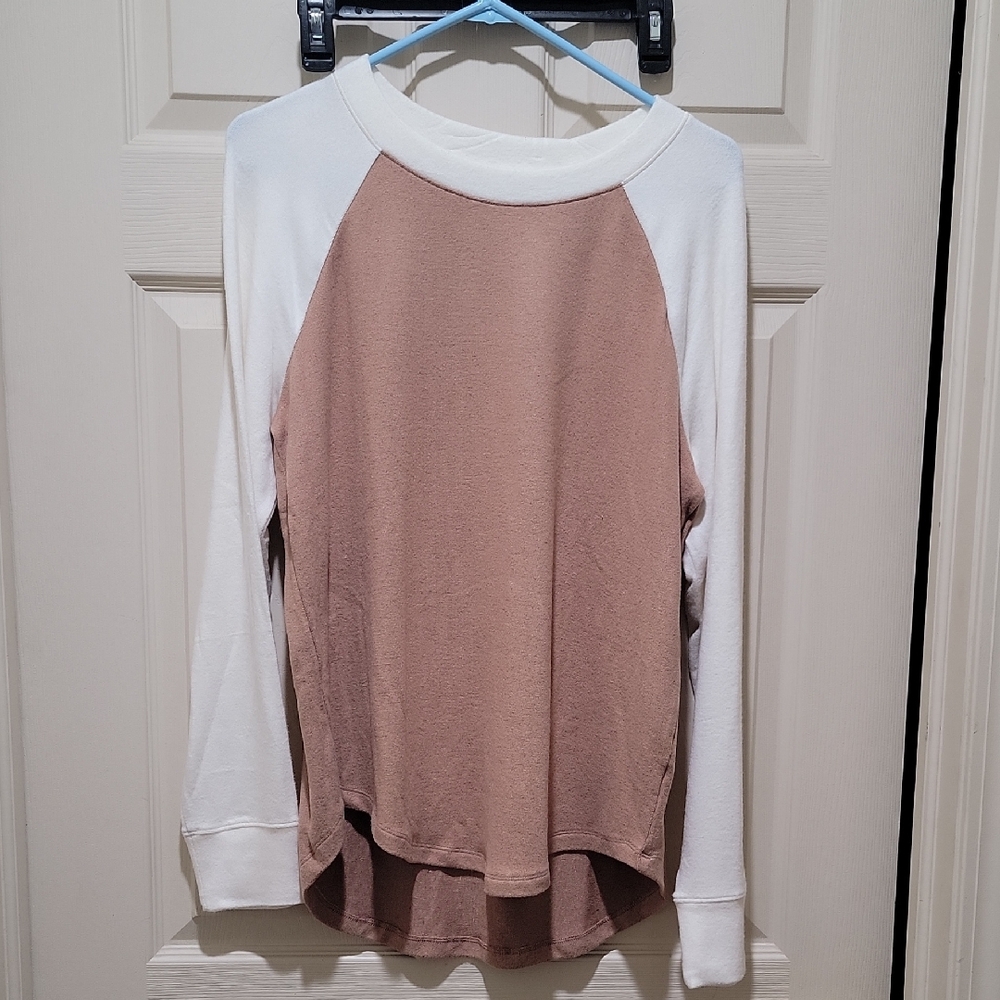 Two-Tone Raglan Long Sleeve Top